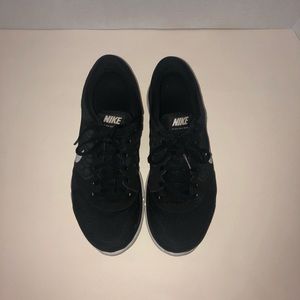 Women’s Tennis Shoes